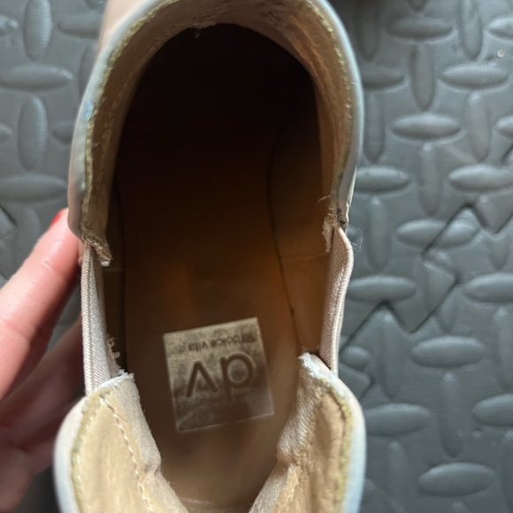 Bought from the buckle in the fall. Some blue coloring on ankle due to jeans. - Picture 2 of 6